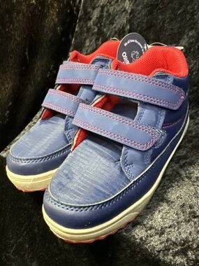 Boys Oshkosh Blue Shoes Size 12
New